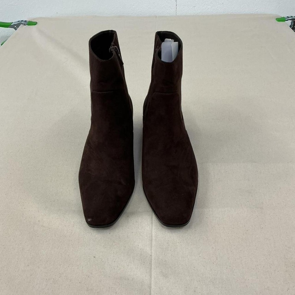 Universal Thread brown suede‎ ankle boots
